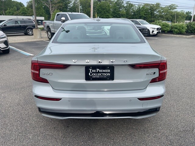 2025 Volvo S60 B5 Core photo 3