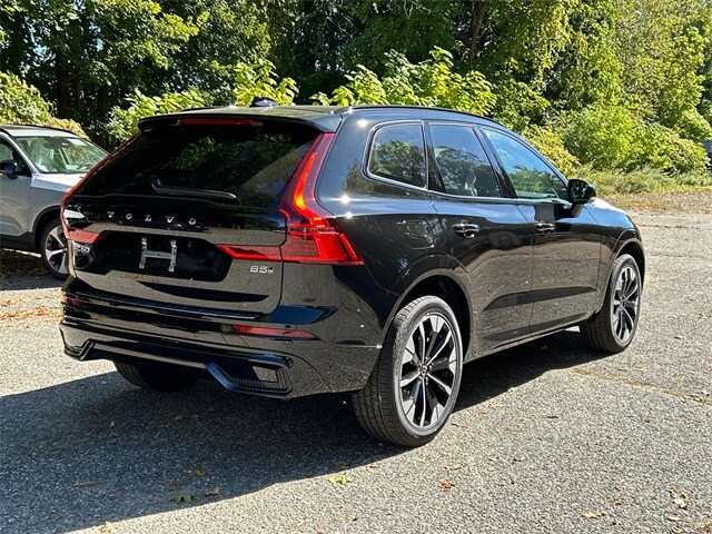 2026 Volvo XC60 B5 Plus photo 2