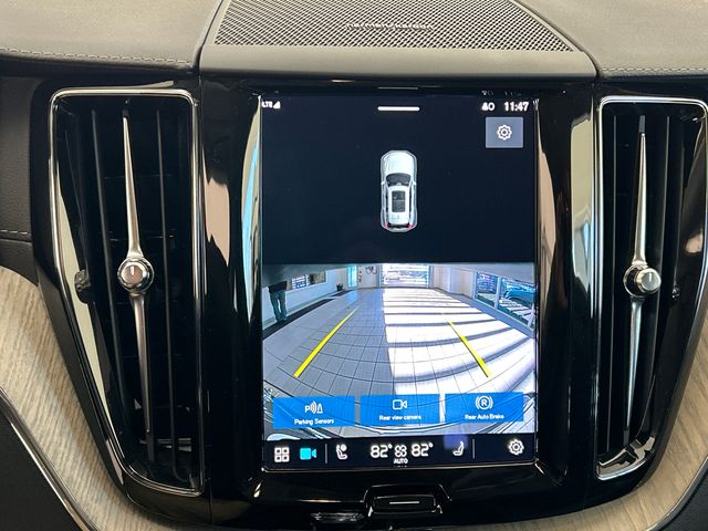 2022 Volvo XC60 Inscription - Photo 17
