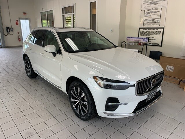 2023 Volvo XC60 B5 Plus photo 3