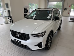 2023 Volvo XC40 B5 Plus Dark Theme SUV