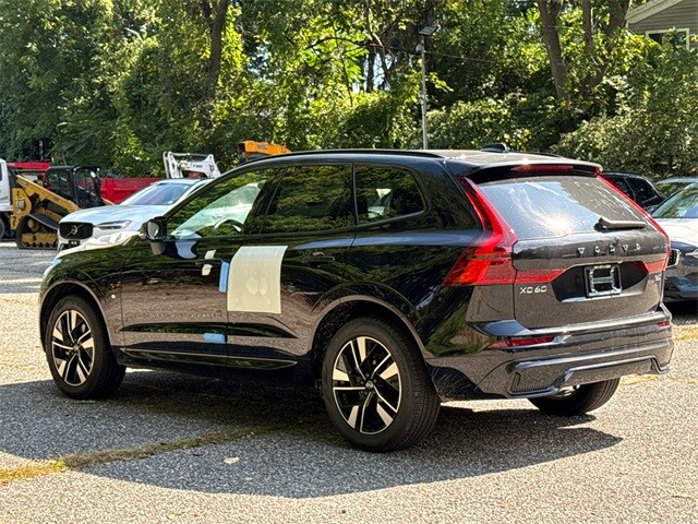 2026 Volvo XC60 B5 Core photo 4