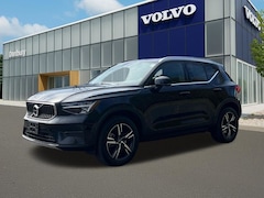 2025 Volvo XC40 B5 Core SUV