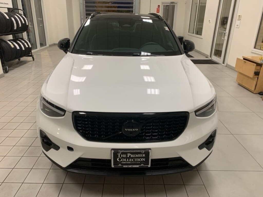 Used 2026 Volvo XC40 B5 Ultra Black Edition SUV