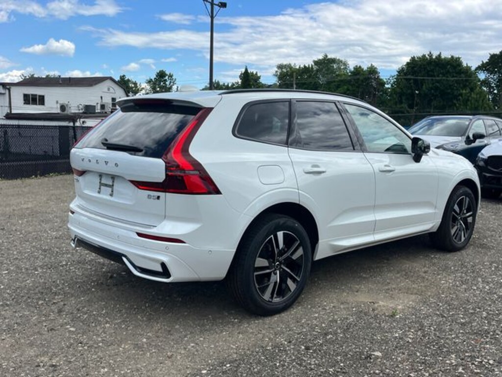 New 2026 Volvo XC60 B5 Plus SUV