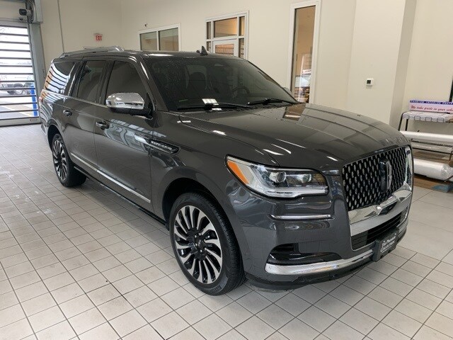 2024 Lincoln Navigator Black Label photo 3