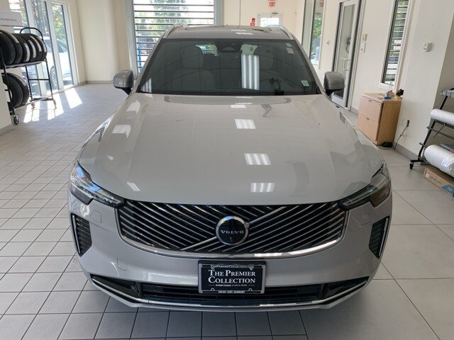 2025 Volvo XC90 Plus photo 2