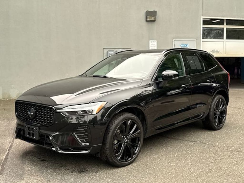 Certified 2025 Volvo XC60 plug-in hybrid T8 Ultra Black Edition SUV
