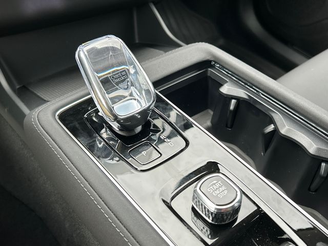 2026 Volvo XC90 Plus - Photo 16
