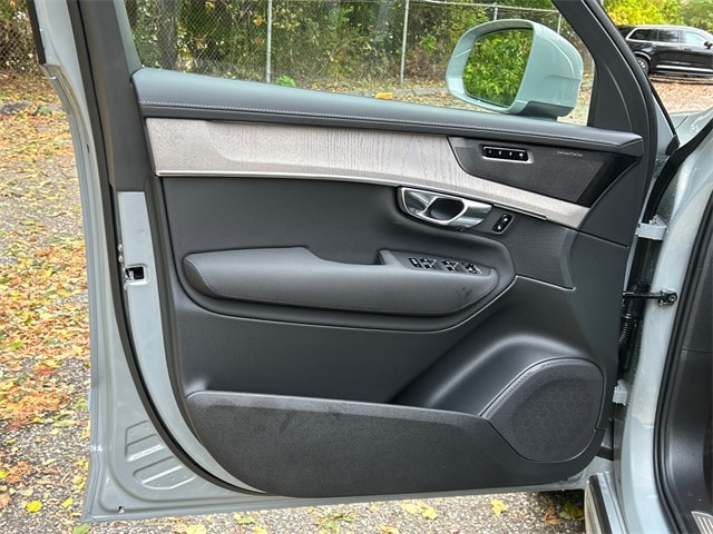 2026 Volvo XC90 Ultra - Photo 9