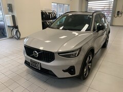 2025 Volvo XC40 B5 Plus Dark Theme SUV