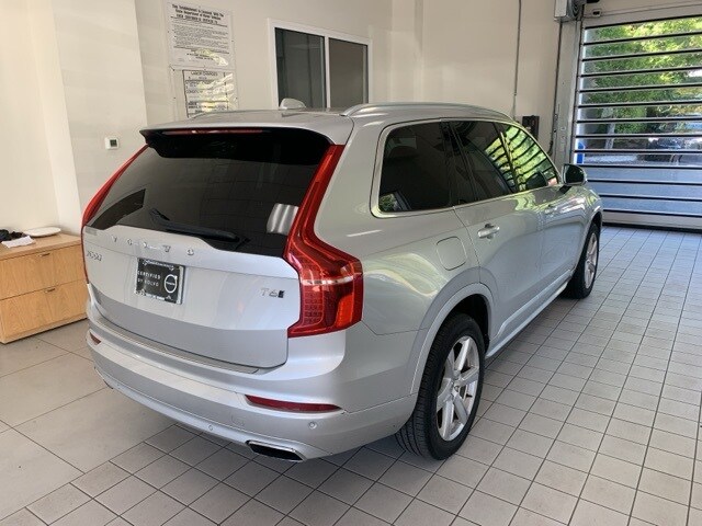 2020 Volvo XC90 T6 Momentum photo 4
