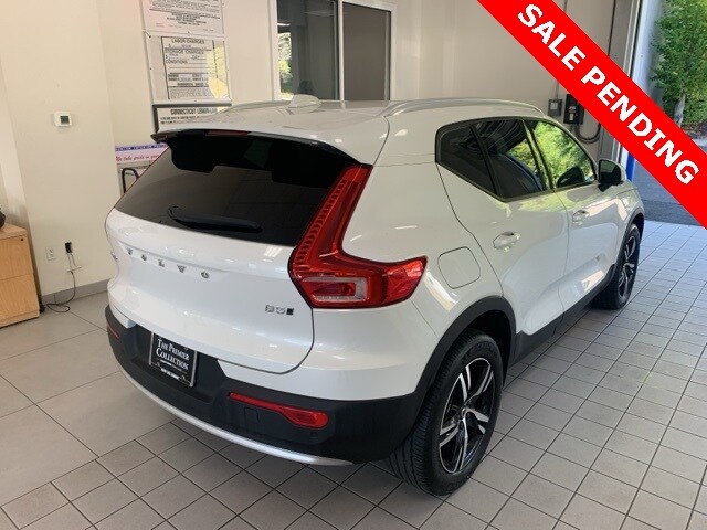 2023 Volvo XC40 Core photo 4