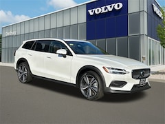 2026 Volvo V60 Cross Country B5 Plus AWD Wagon