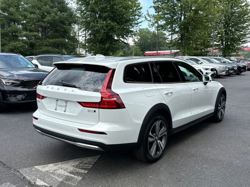 Certified 2025 Volvo V60 Cross Country B5 Plus Wagon