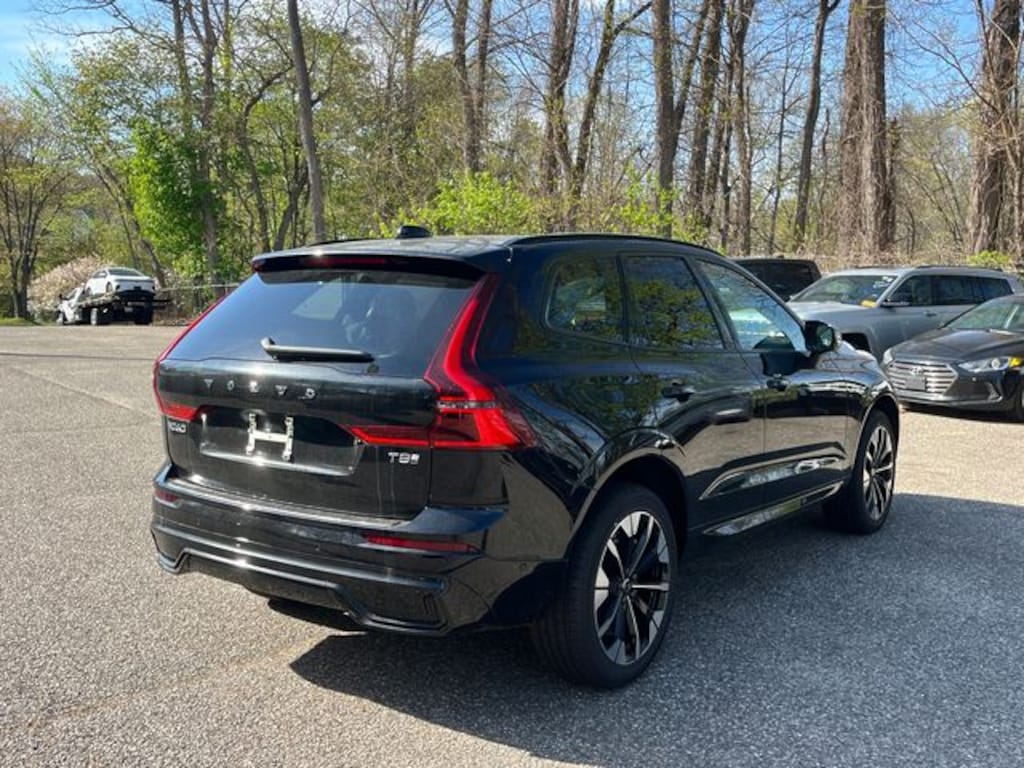 New 2026 Volvo XC60 plug-in hybrid T8 Plus SUV