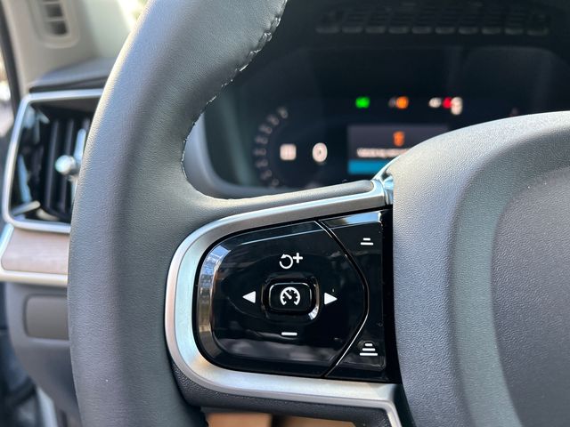 2026 Volvo XC90 Plus - Photo 13