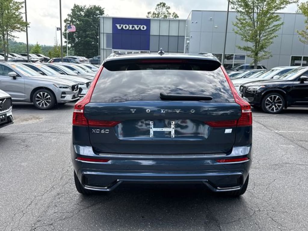 Certified 2024 Volvo XC60 plug-in hybrid T8 Plus Dark Theme SUV