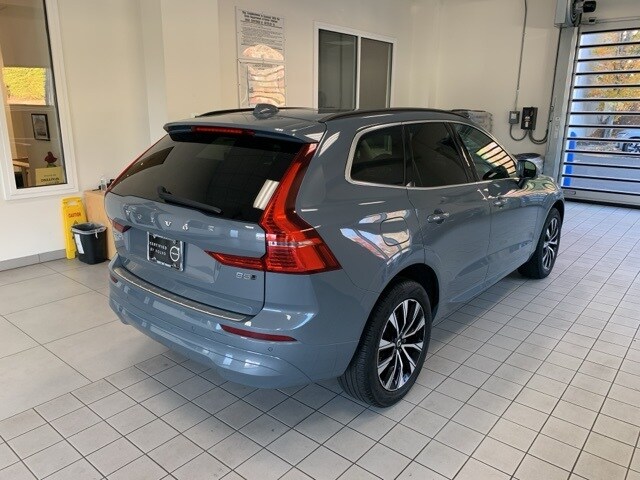 2023 Volvo XC60 B5 Core photo 4