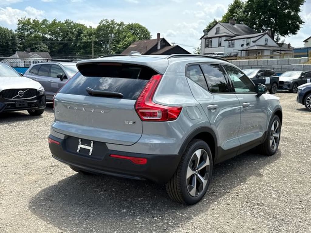 New 2026 Volvo XC40 B5 Plus SUV