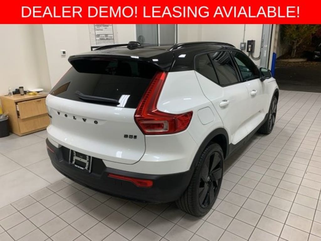 Used 2026 Volvo XC40 B5 Ultra Black Edition SUV