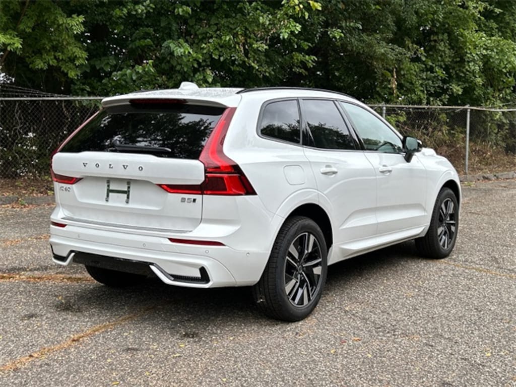 New 2026 Volvo XC60 B5 Plus SUV