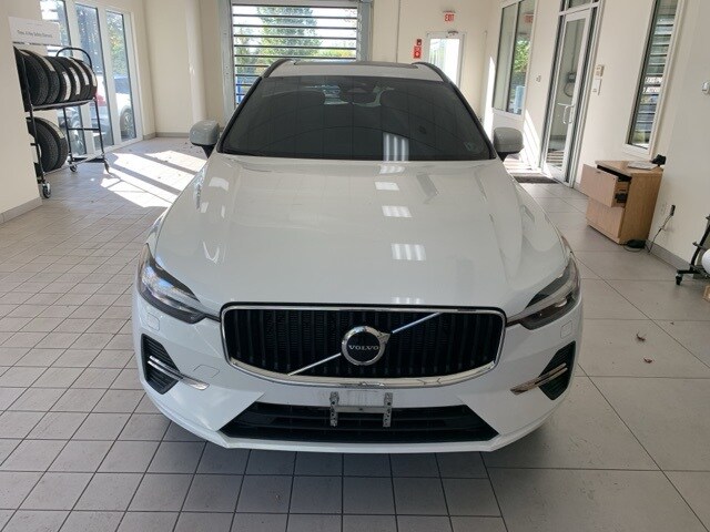 2023 Volvo XC60 B5 Core photo 2