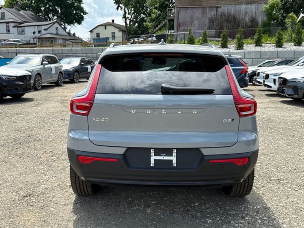New 2026 Volvo XC40 B5 Plus SUV