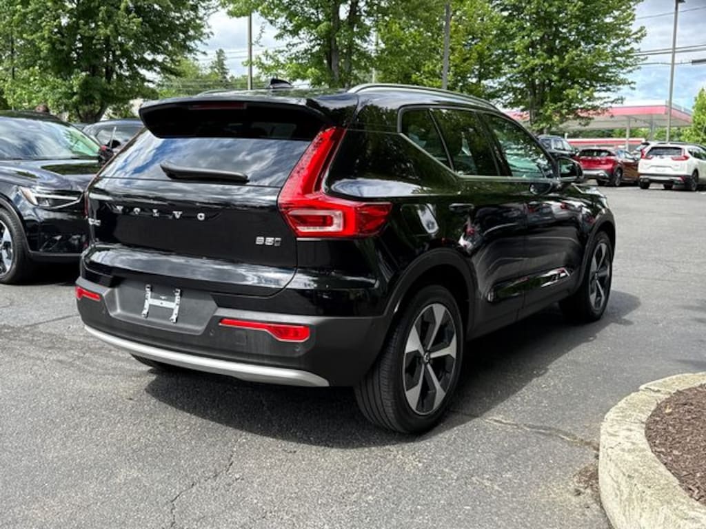 Certified 2025 Volvo XC40 B5 Plus Bright Theme SUV