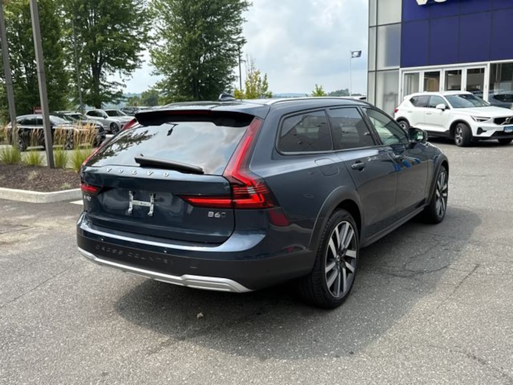 Certified 2025 Volvo V90 Cross Country B6 Wagon
