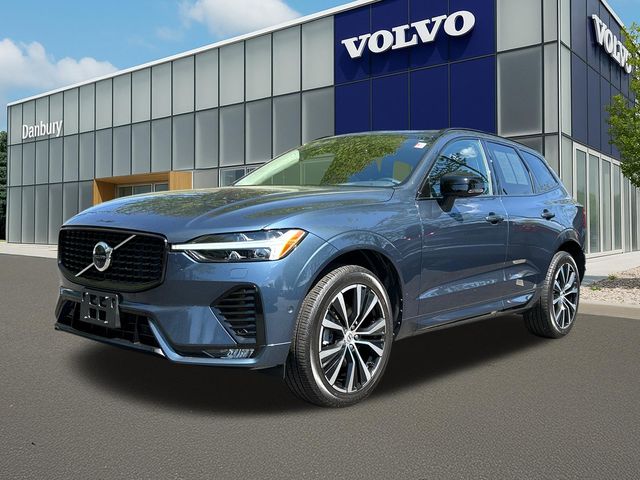 2023 Volvo XC60 B5 Plus Dark Theme AWD's photo
