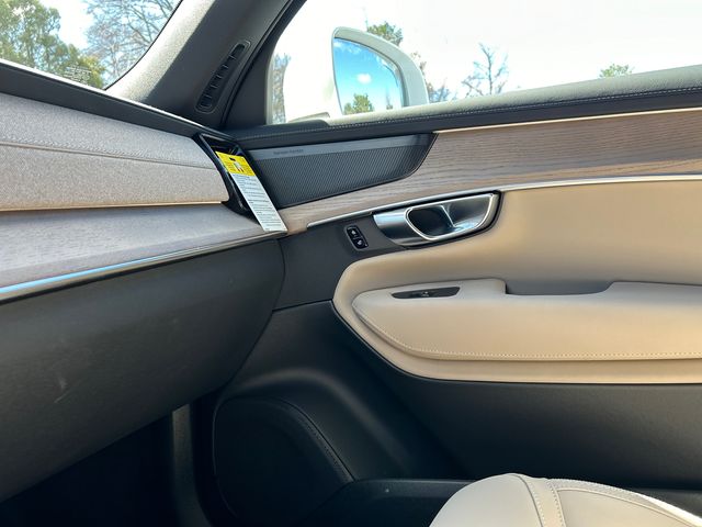 2026 Volvo XC90 Plus - Photo 20