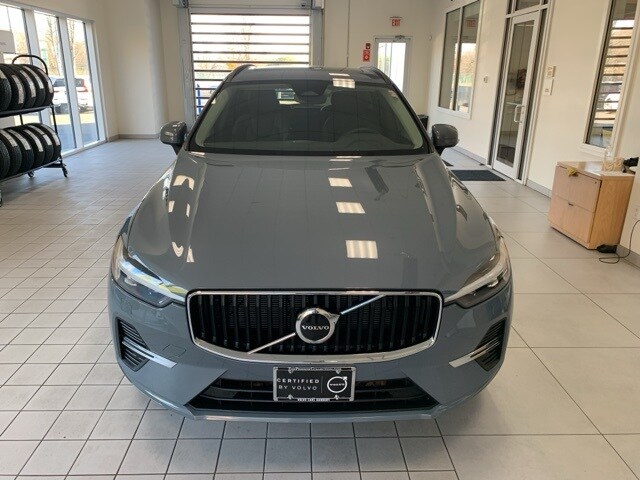 2023 Volvo XC60 B5 Core photo 2