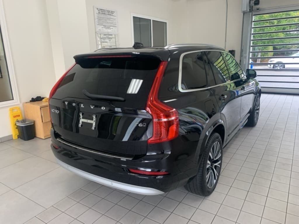 Certified 2022 Volvo XC90 T6 Momentum SUV