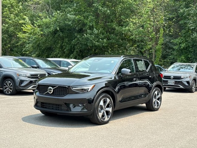 2026 Volvo XC40 B5 Plus SUV