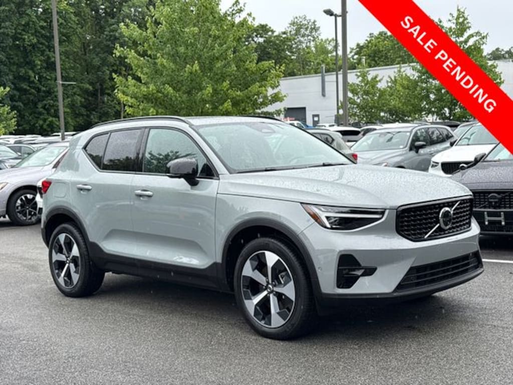 Used 2026 Volvo XC40 B5 Plus SUV