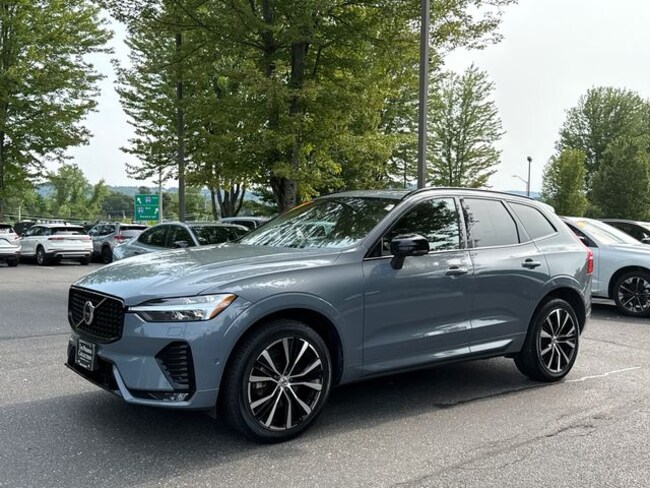 2024 Volvo XC60 B5 Plus Dark Theme SUV