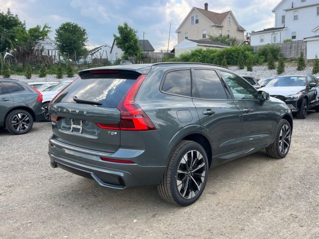 New 2026 Volvo XC60 plug-in hybrid T8 Plus SUV