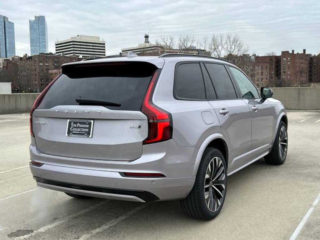 New 2026 Volvo XC90 B6 Ultra Dark Theme 6-Seater SUV