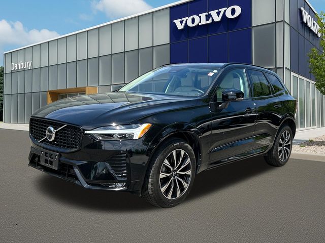 2023 Volvo XC60 B5 Plus Dark Theme AWD's photo