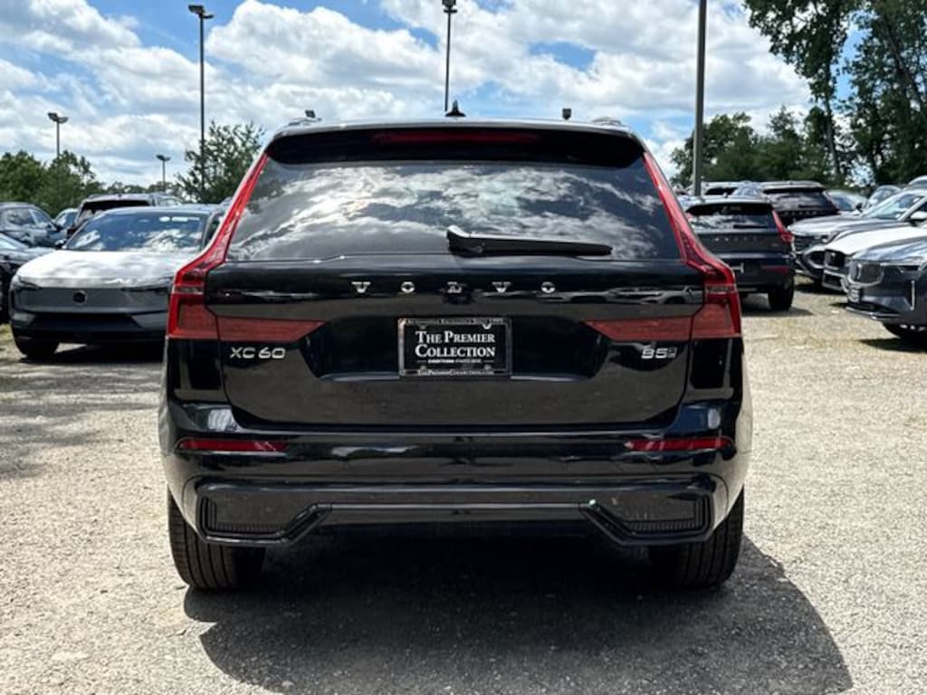 New 2026 Volvo XC60 B5 Core SUV