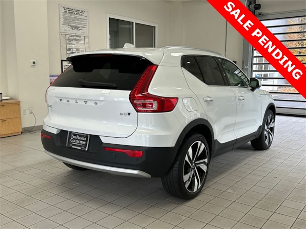 Certified 2024 Volvo XC40 B5 Plus Bright Theme SUV
