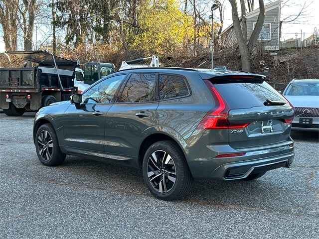 2026 Volvo XC60 B5 Plus photo 4