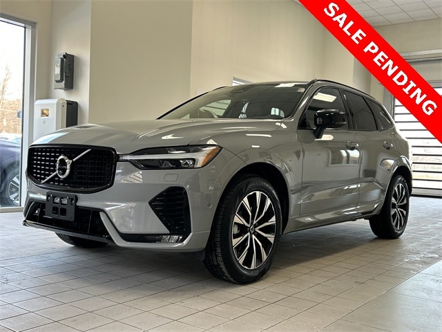 2025 Volvo XC60 Plus's photo