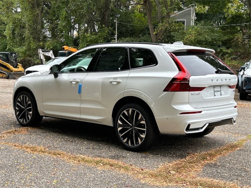 New 2026 Volvo XC60 B5 Ultra SUV