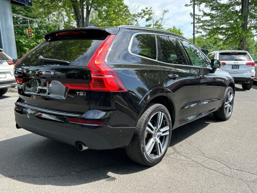 Used 2018 Volvo XC60 T5 Momentum SUV