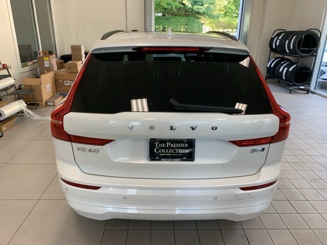 2023 Volvo XC60 B5 Core photo 4