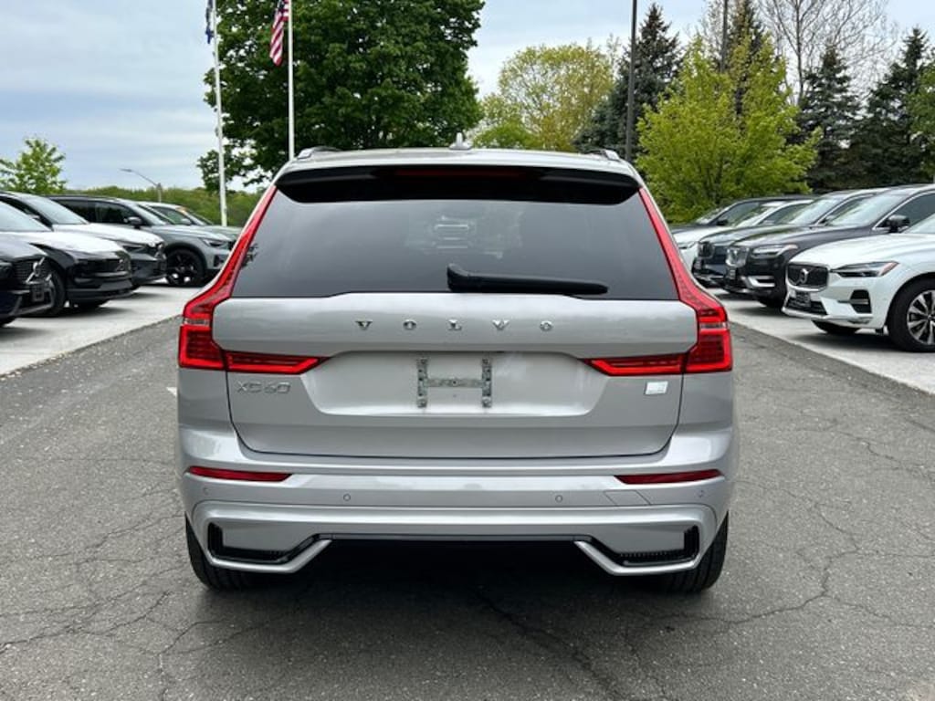 Certified 2024 Volvo XC60 plug-in hybrid T8 Plus Dark Theme SUV