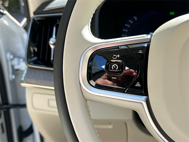 2026 Volvo XC90 Ultra - Photo 12