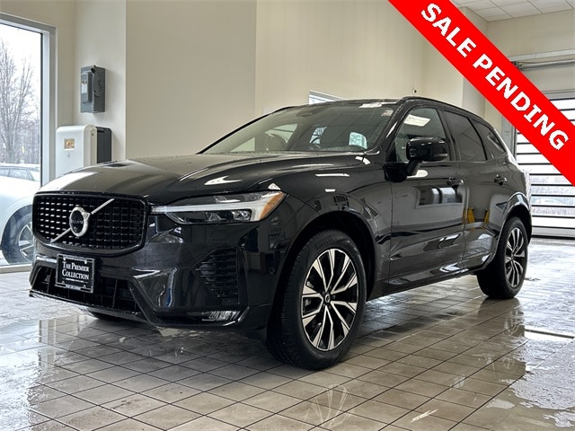 2025 Volvo XC60 Plus's photo